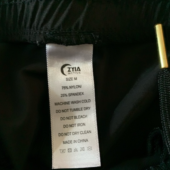 Zyia Everyday Zipper Jogger - Picture 3 of 4